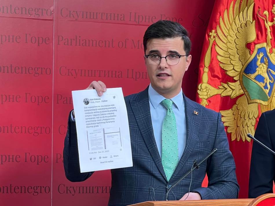 UHAPŠENI VISOKI FUNKCIONERI U CRNOJ GORI: Pretresom objekata Katnića i Lazovića oduzeti skupocjeni automobili i oružje