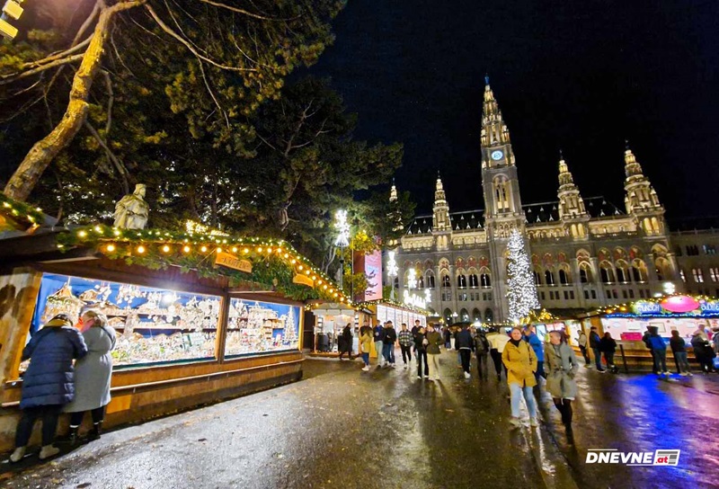 Božićni sajam (Christkindlmarkt) na Rathausplatzu posjetilo 3,3 miliona posjetilaca
