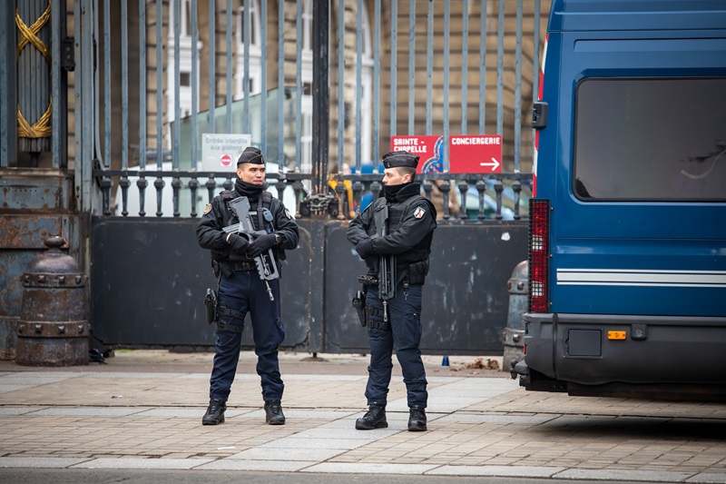 STRAH OD TERORIZMA Na ulicama Francuske će biti 90.000 policajaca