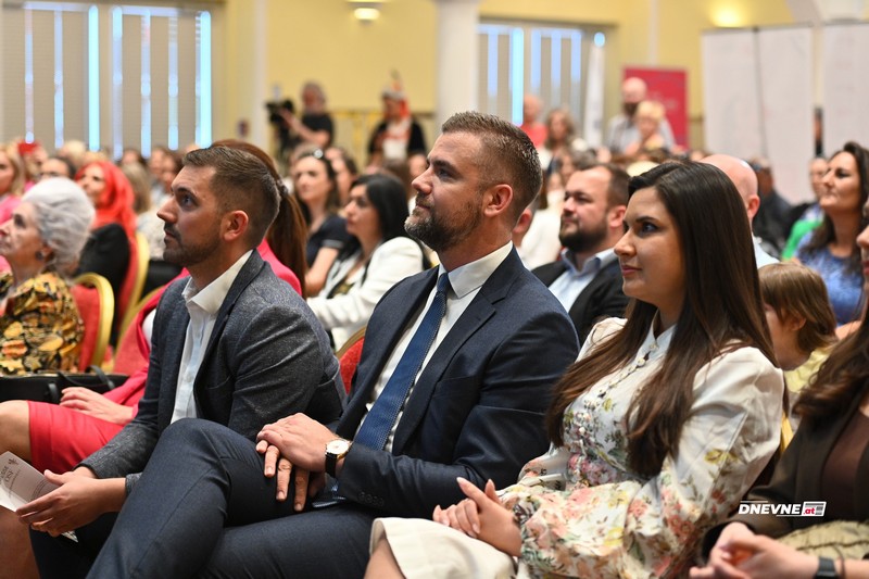 Održan 1. Ženski sajam, Predstavništvo Republike Srpske dalo podršku (FOTO)