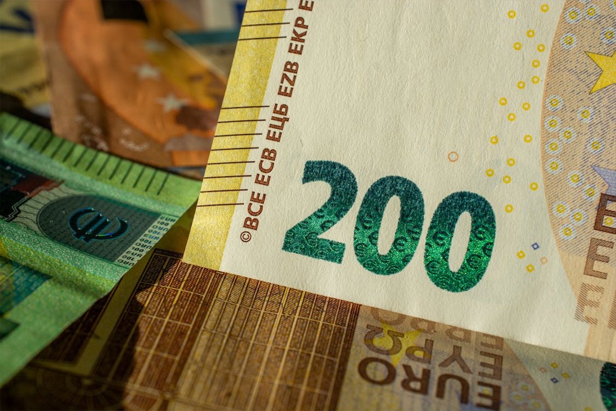 Objavljeno ko ima najveću platu u Crnoj Gori
