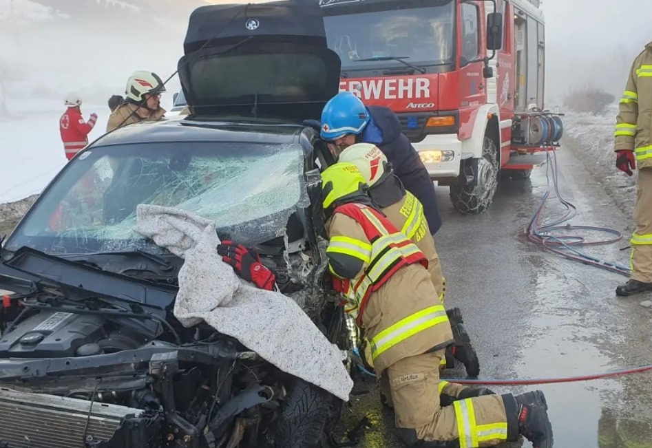 Teška saobraćajna nesreća u Bad Gasteinu, dvije osobe teško povrijeđene