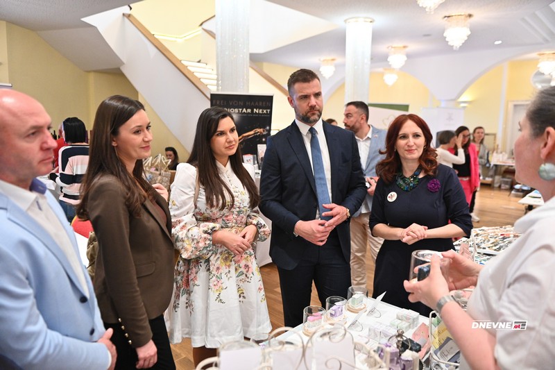 Održan 1. Ženski sajam, Predstavništvo Republike Srpske dalo podršku (FOTO)